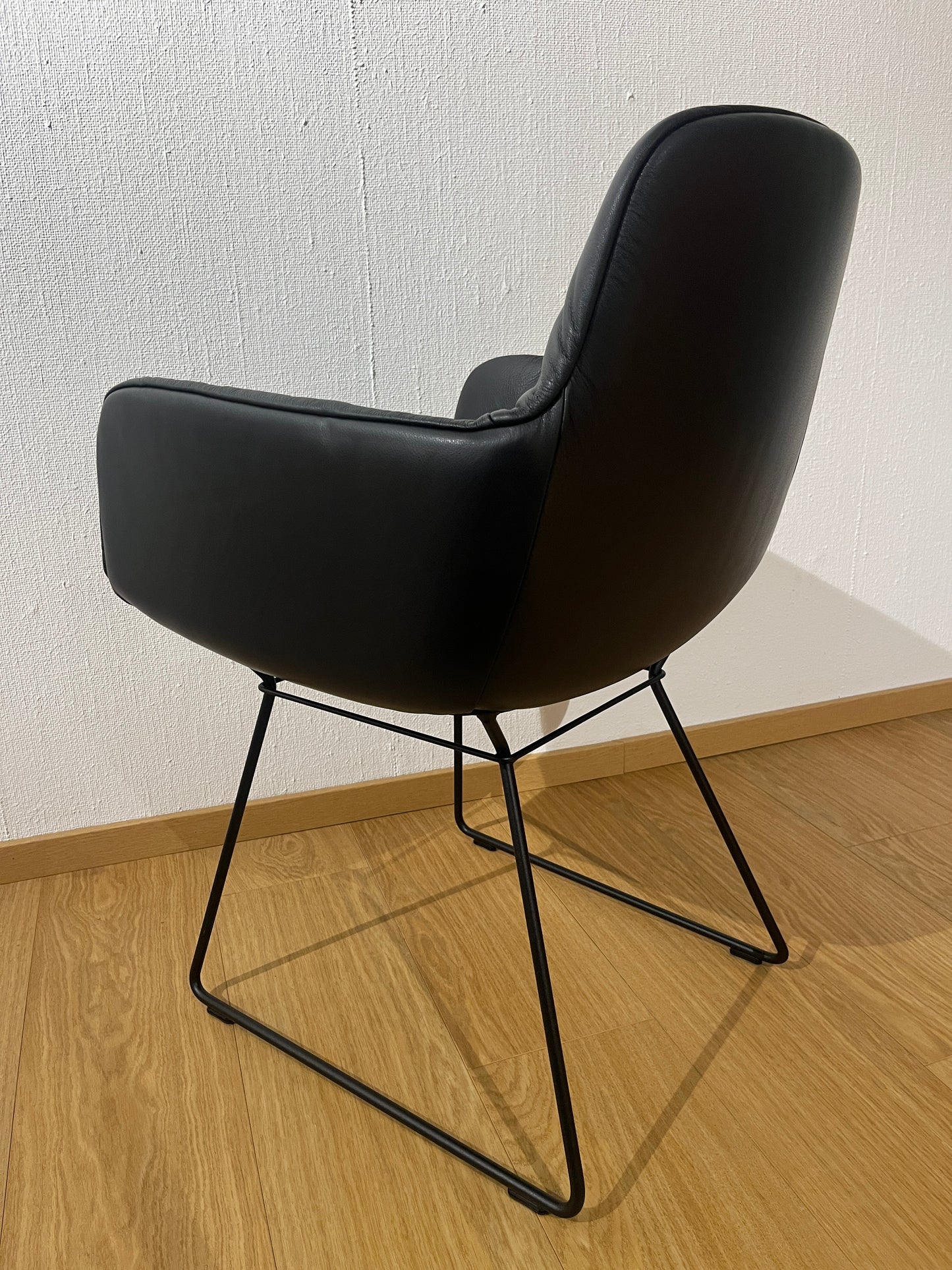 Freifrau Leya Armchair High