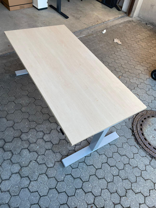 Nowystyl Emodel 2.0 höhenverstellbarer Schreibtisch 160 x 80 cm