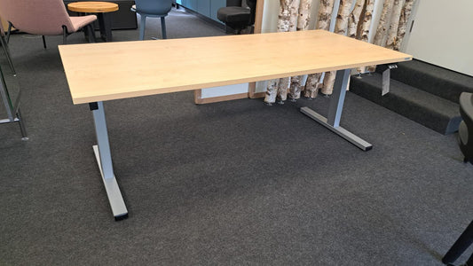 Reiss Avaro Basic 2.2 höhenverstellbarer Schreibtisch